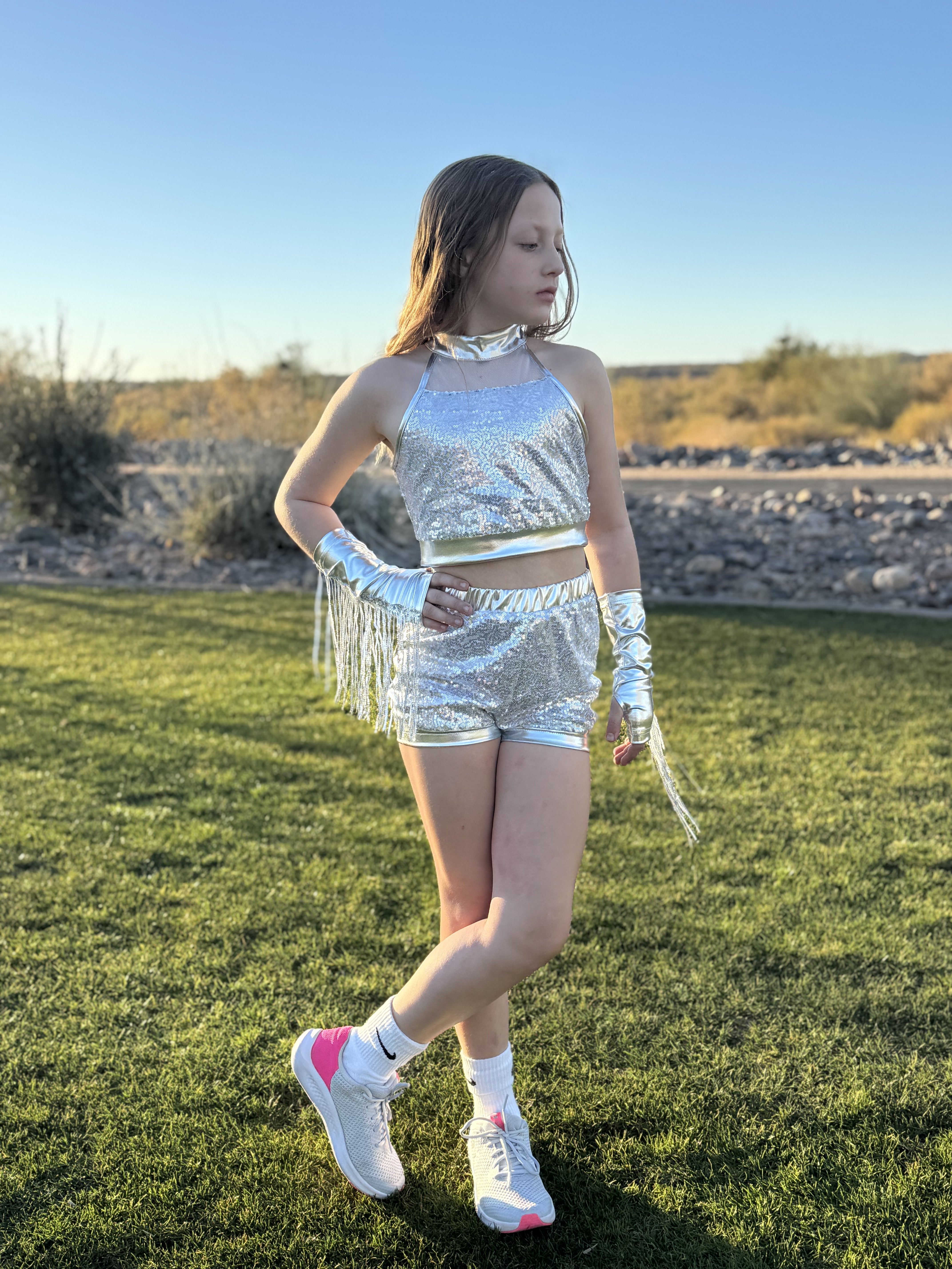 Girls’ Sequin Dance Outfit Crop Sequin Top Metallic Shorts with Tassel Arm Sleeves
