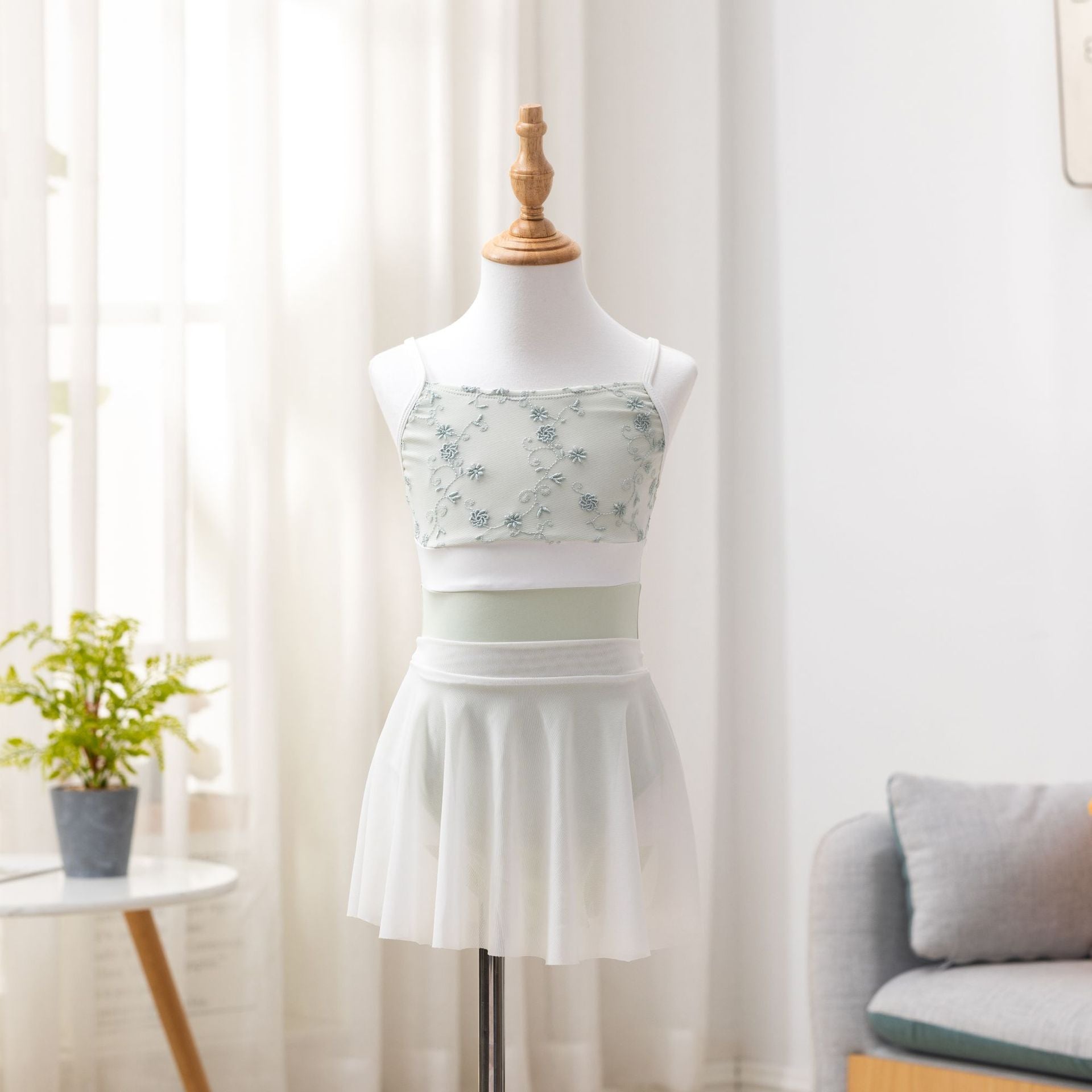 Girls’ Ballet Dancewear Camisole Leotard Mesh Skirt 2-Piece Set