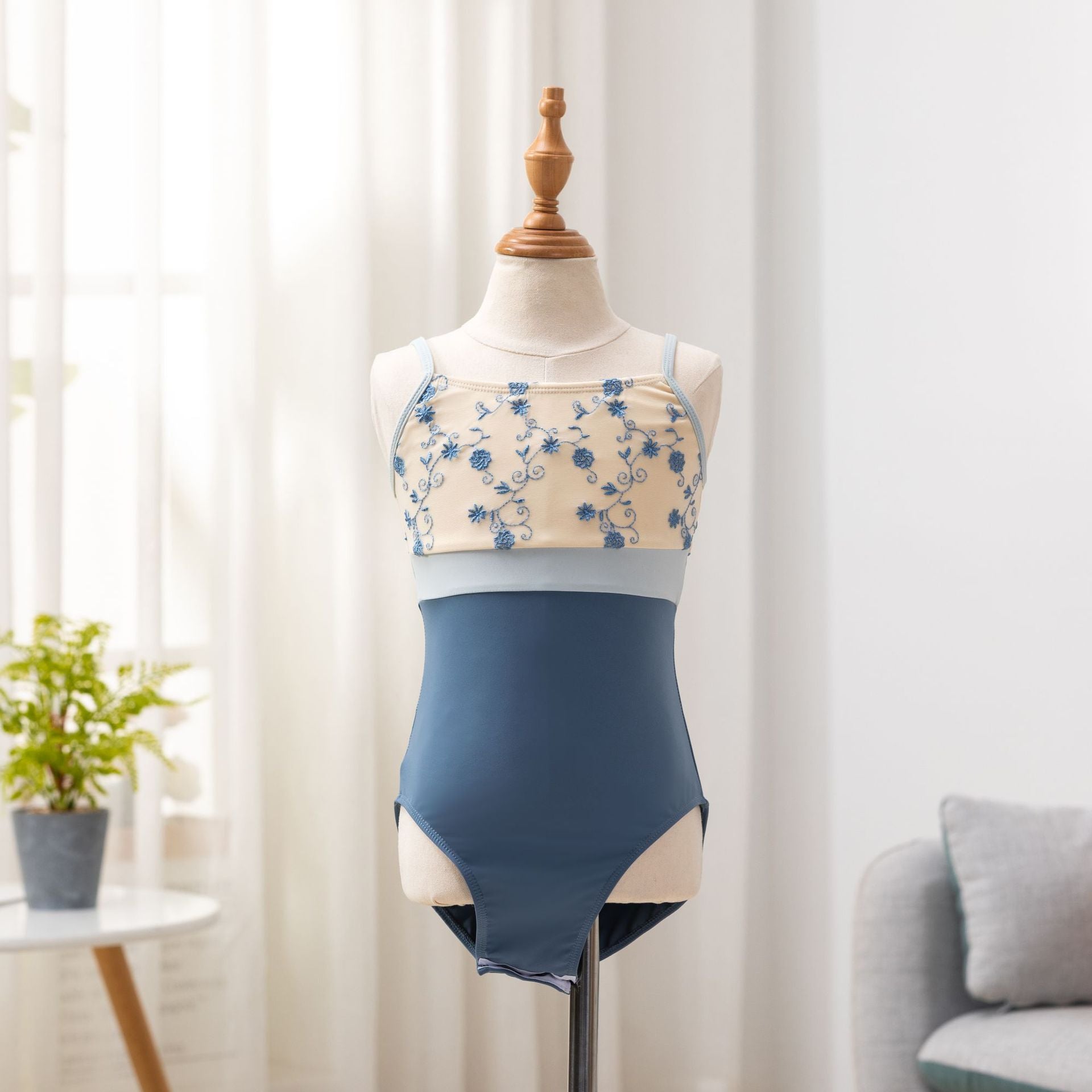 Girls’ Ballet Dancewear Camisole Leotard Mesh Skirt 2-Piece Set